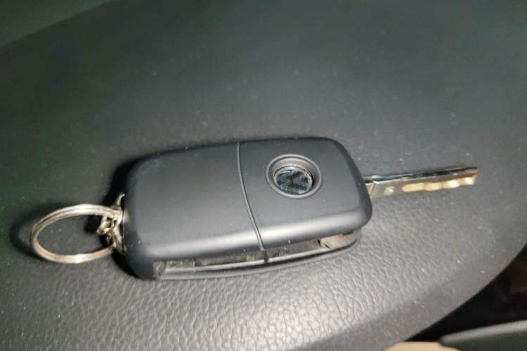 Used Volkswagen Sagitar 2015 230TSI Automatic Comfort Version Vehicle Key
