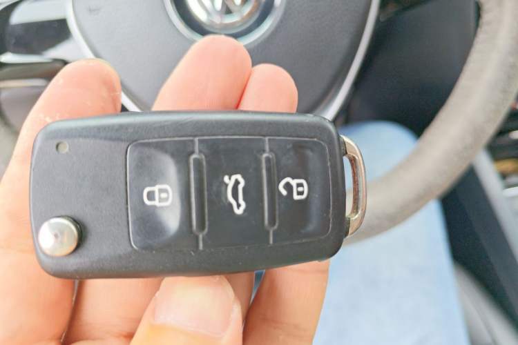 Used Volkswagen Sagitar 2015 1.6L Automatic Comfort Model Vehicle Key