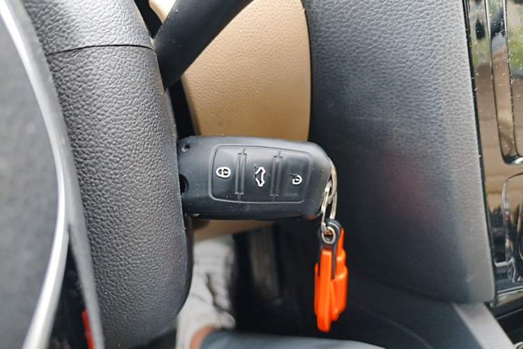 Used Volkswagen Sagitar 2015 230TSI Automatic Comfort Version Vehicle Key
