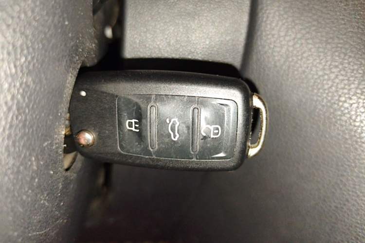 Used Volkswagen Sagitar 2015 230TSI Automatic Comfort Version Vehicle Key