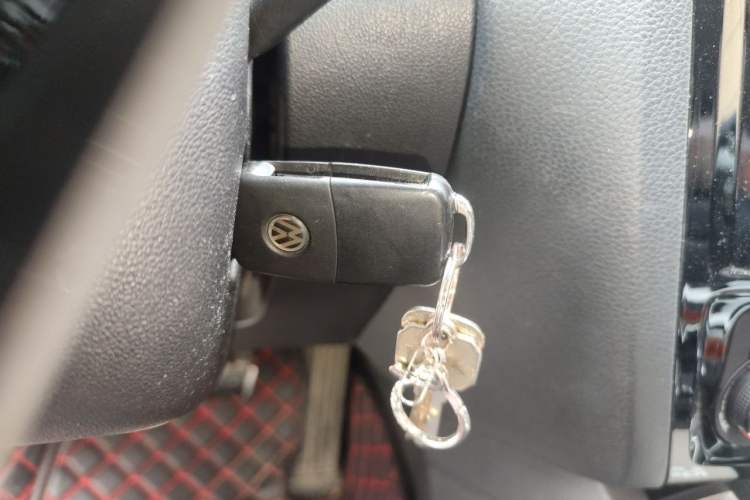 Used Volkswagen Sagitar 2015 230TSI Automatic Comfort Version Vehicle Key