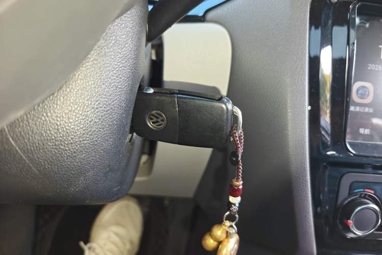 Used Volkswagen Sagitar 2015 1.6L Automatic Comfort Model Vehicle Key