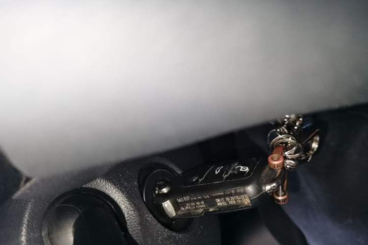 Used Volkswagen Sagitar 2015 230TSI Automatic Comfort Version Vehicle Key