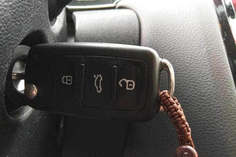 Used Volkswagen Sagitar 2015 1.6L Automatic Comfort Model Vehicle Key