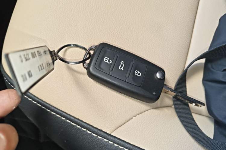 Used Volkswagen Sagitar 2015 1.6L Automatic Comfort Model Vehicle Key