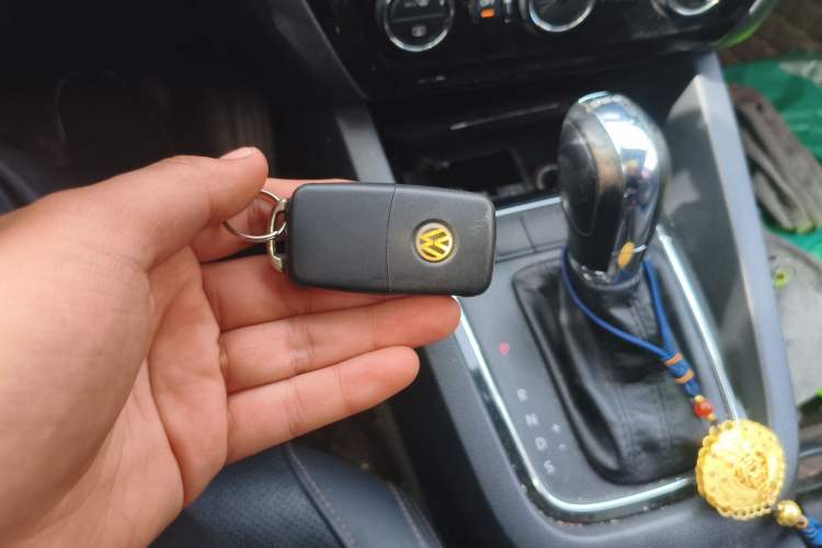Used Volkswagen Sagitar 2015 230TSI Automatic Luxury Model Vehicle Key