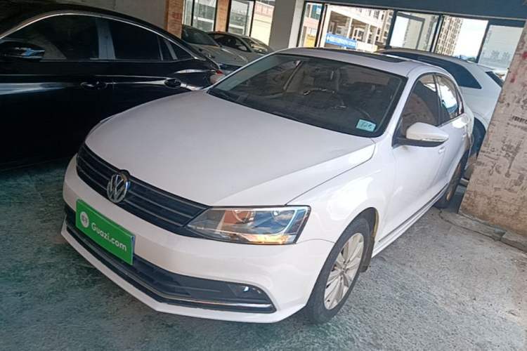 Used Volkswagen Sagitar 2015 230TSI Manual Comfort Version Guazi used car, China used car export, Used car for sale, Used cars, Cheapest cars for sale