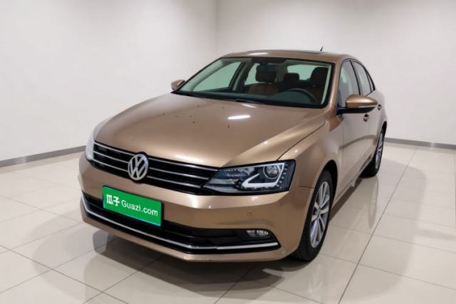Volkswagen Sagitar 2015 230TSI Automatic Luxury Model с пробегом