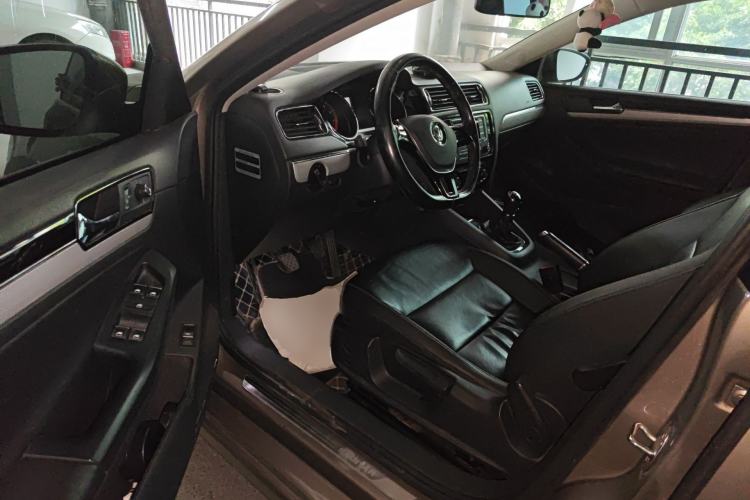 Used Volkswagen Sagitar 2015 230TSI Manual Comfort Version Driver Seat