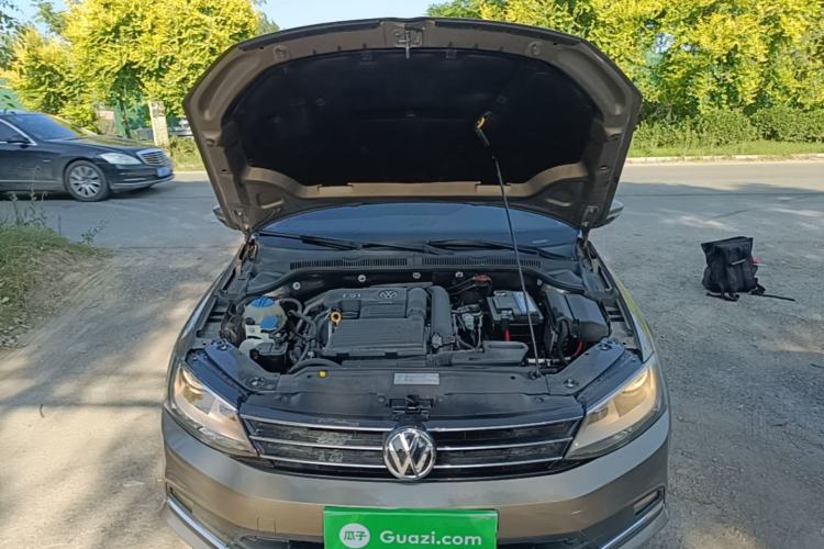 Used Volkswagen Sagitar 2015 230TSI Automatic Comfort Version Engine Bay