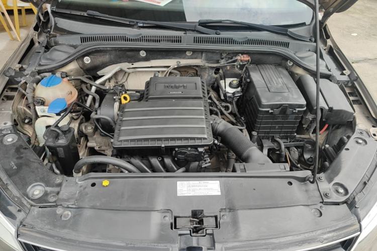 Used Volkswagen Sagitar 2015 1.6L Automatic Comfort Model Engine Bay
