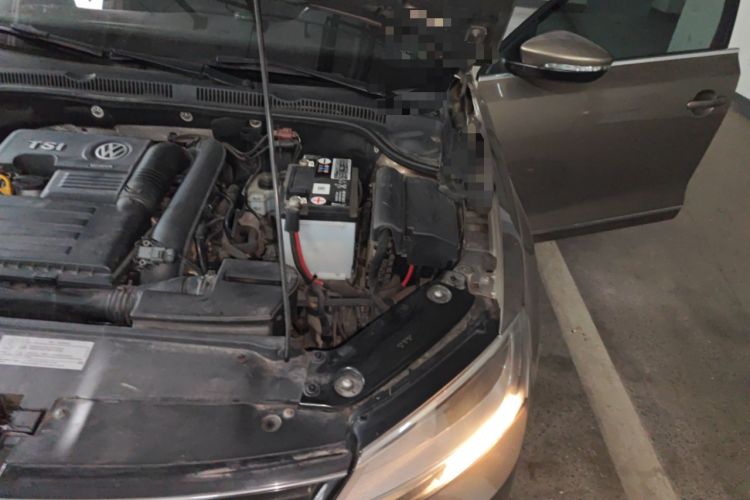 Used Volkswagen Sagitar 2015 230TSI Manual Comfort Version Engine Bay Left