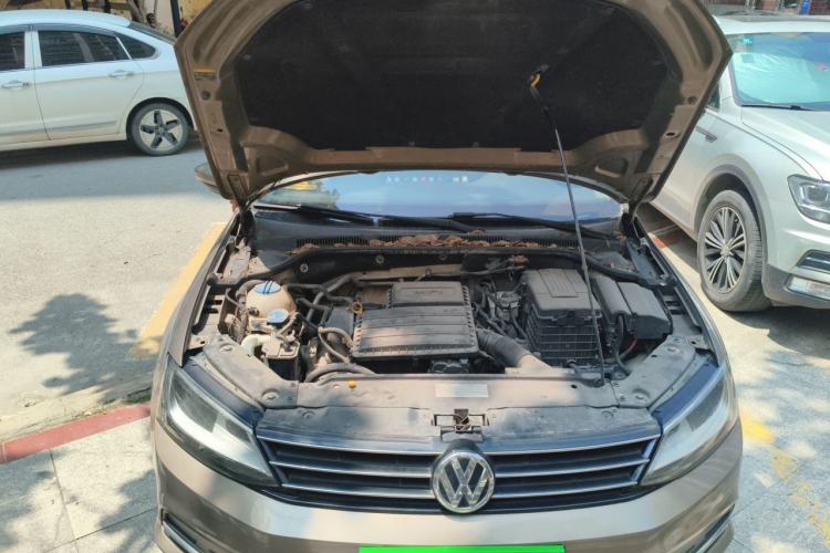 Used Volkswagen Sagitar 2015 1.6L Automatic Comfort Model Engine Bay