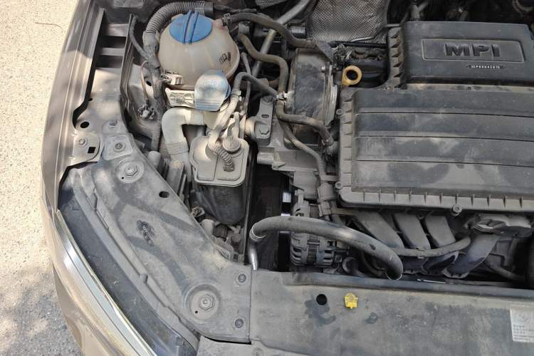 Used Volkswagen Sagitar 2015 1.6L Automatic Comfort Model Engine Bay Right