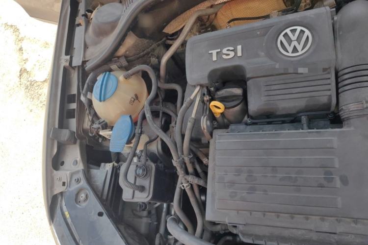 Used Volkswagen Sagitar 2015 230TSI Automatic Luxury Model Engine Bay Right