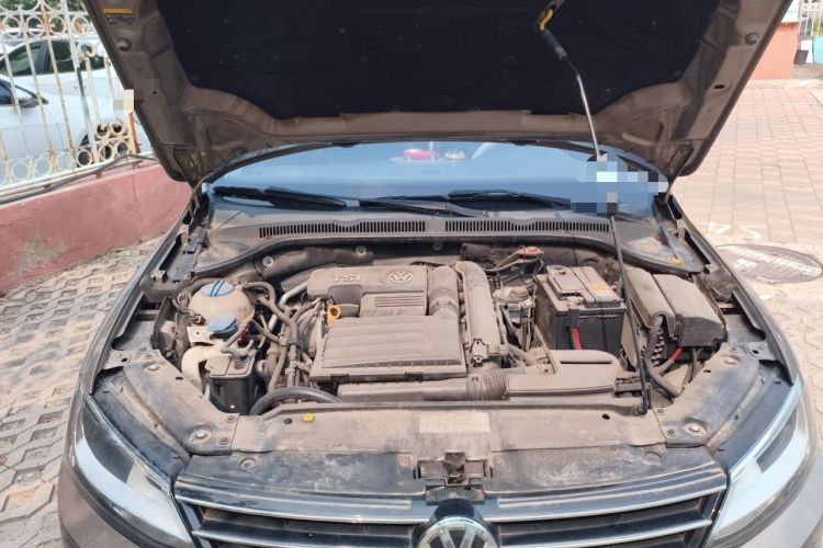 Used Volkswagen Sagitar 2015 230TSI Automatic Comfort Version Engine Bay