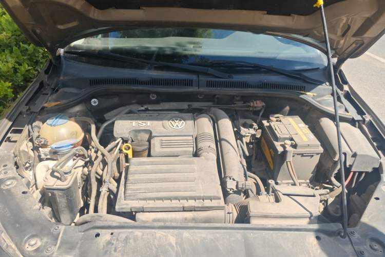 Used Volkswagen Sagitar 2015 230TSI Automatic Comfort Version Engine Bay