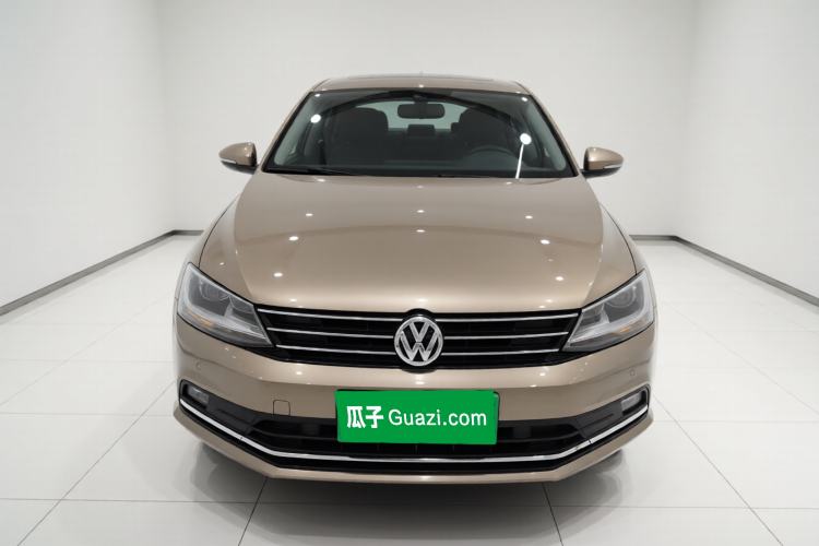 Used Volkswagen Sagitar 2015 230TSI Automatic Luxury Model Exterior 1