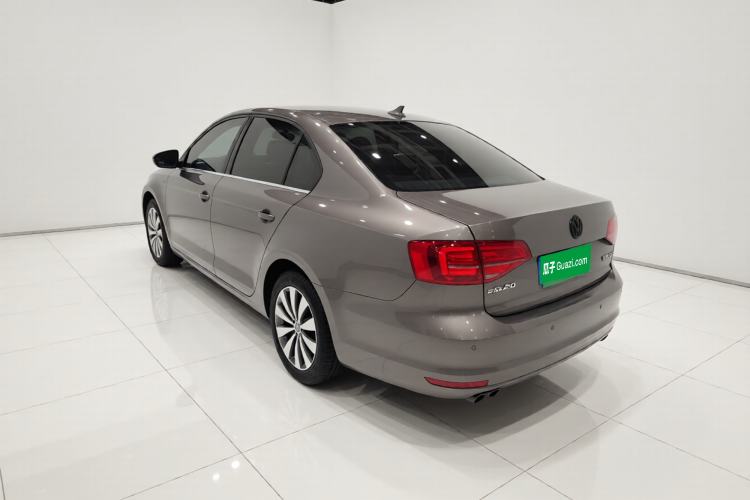 Used Volkswagen Sagitar 2015 230TSI Automatic Luxury Model Exterior 3