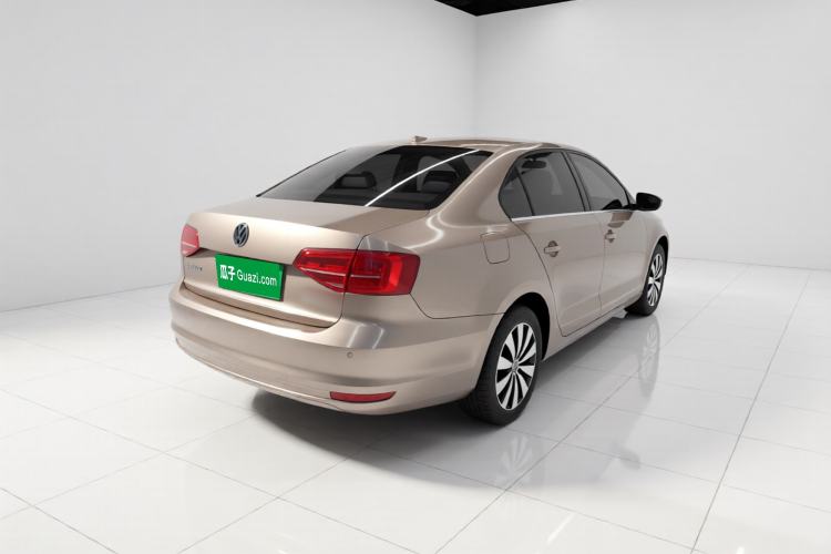 Used Volkswagen Sagitar 2015 230TSI Automatic Luxury Model Exterior 5