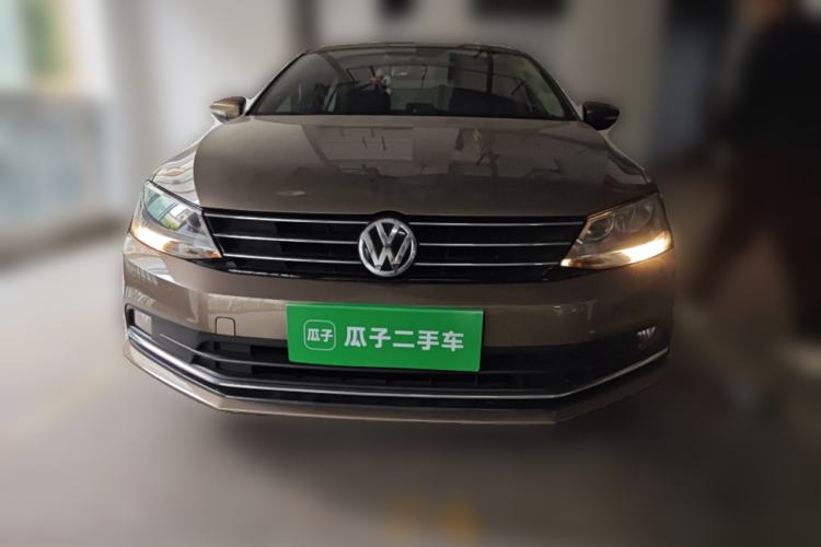 Used Volkswagen Sagitar 2015 230TSI Manual Comfort Version Front