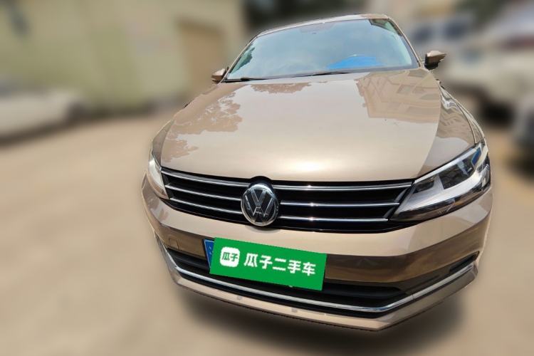 Used Volkswagen Sagitar 2015 1.6L Manual Comfort Model Front