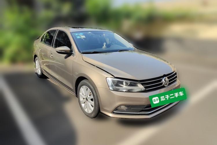 Used Volkswagen Sagitar 2015 1.6L Automatic Comfort Model Front Right 45 Deg