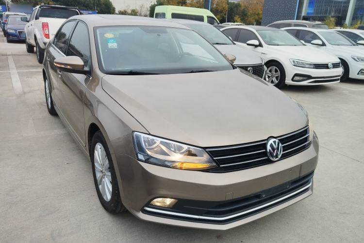 Used Volkswagen Sagitar 2015 1.6L Automatic Comfort Model Front Right 45 Deg