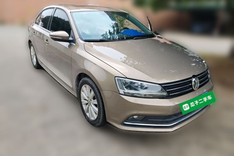 Used Volkswagen Sagitar 2015 1.6L Manual Comfort Model Front Right 45 Deg