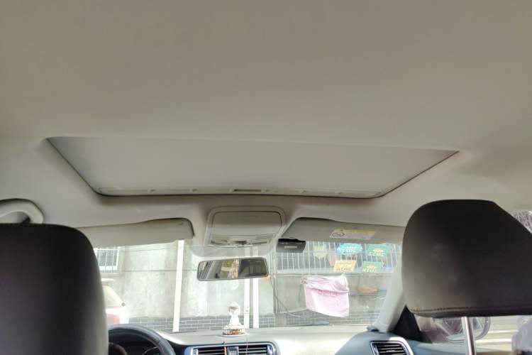 Used Volkswagen Sagitar 2015 1.6L Automatic Comfort Model Headliner