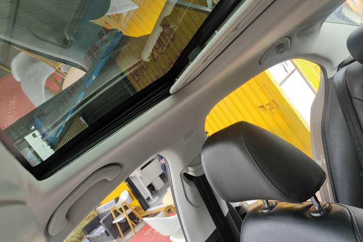 Used Volkswagen Sagitar 2015 1.6L Automatic Comfort Model Headliner