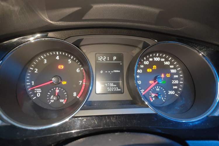 Used Volkswagen Sagitar 2015 230TSI Automatic Comfort Version Instrument Cluster