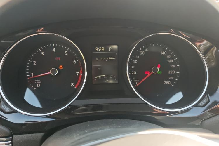 Used Volkswagen Sagitar 2015 1.6L Automatic Comfort Model Instrument Cluster