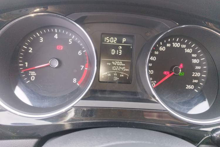 Used Volkswagen Sagitar 2015 1.6L Automatic Comfort Model Instrument Cluster