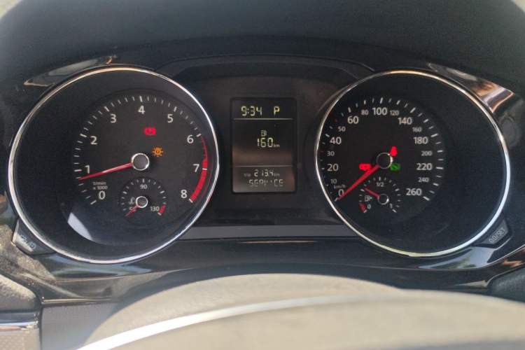 Used Volkswagen Sagitar 2015 230TSI Automatic Comfort Version Instrument Cluster