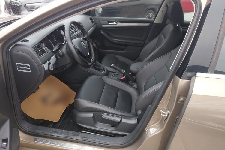 Used Volkswagen Sagitar 2015 1.6L Automatic Comfort Model Left Front Seat