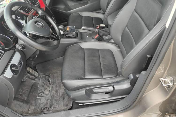 Used Volkswagen Sagitar 2015 1.6L Automatic Comfort Model Left Front Seat