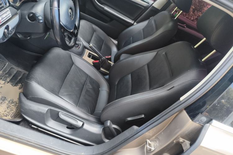Used Volkswagen Sagitar 2015 230TSI Automatic Comfort Version Left Front Seat