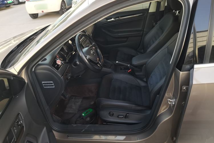 Used Volkswagen Sagitar 2015 280TSI Automatic Flagship Model Left Front Seat
