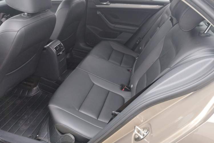 Used Volkswagen Sagitar 2015 1.6L Automatic Comfort Model Left Rear Seat