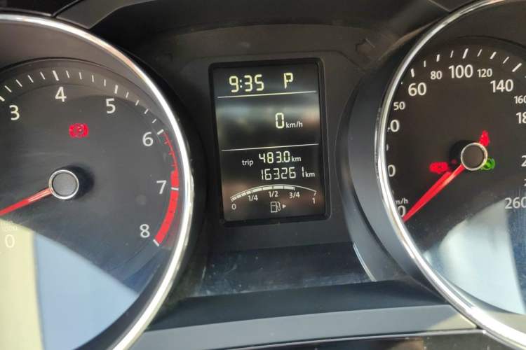 Used Volkswagen Sagitar 2015 1.6L Automatic Comfort Model Odometer Close Up