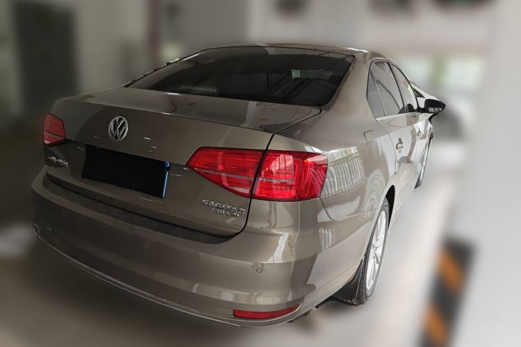 Used Volkswagen Sagitar 2015 230TSI Manual Comfort Version Rear Right 45 Deg
