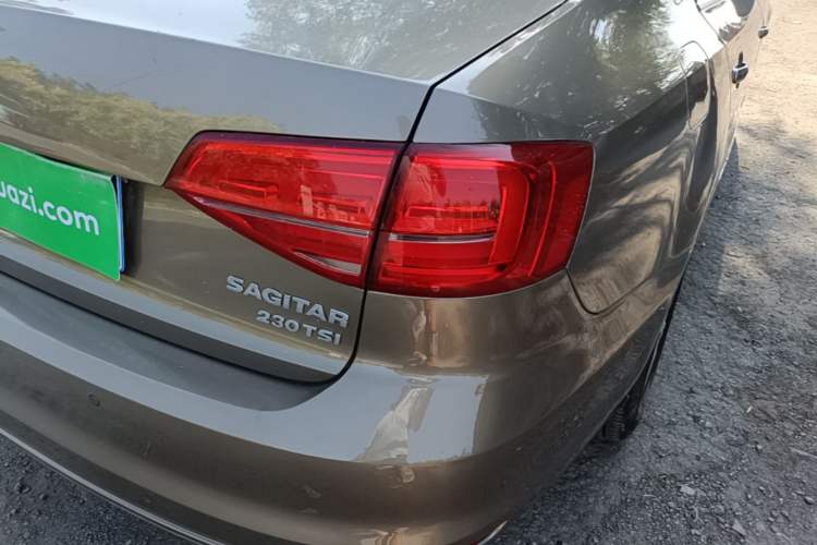Used Volkswagen Sagitar 2015 230TSI Automatic Comfort Version Right Rear Taillight