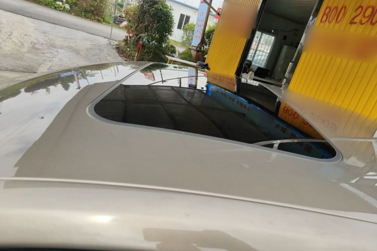Used Volkswagen Sagitar 2015 1.6L Automatic Comfort Model Roof