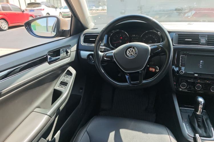 Used Volkswagen Sagitar 2015 1.6L Automatic Comfort Model Steering Wheel