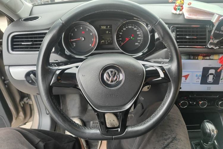 Used Volkswagen Sagitar 2015 1.6L Automatic Comfort Model Steering Wheel