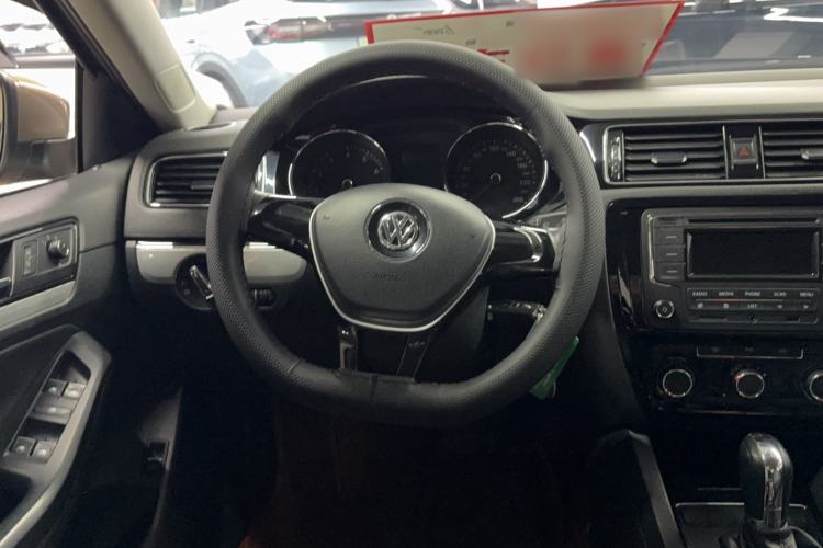 Used Volkswagen Sagitar 2015 1.6L Automatic Comfort Model Steering Wheel