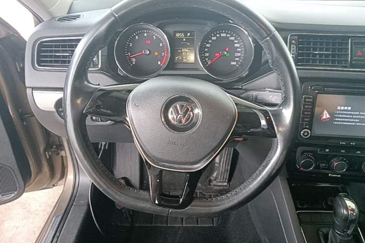 Used Volkswagen Sagitar 2015 1.6L Automatic Comfort Model Steering Wheel