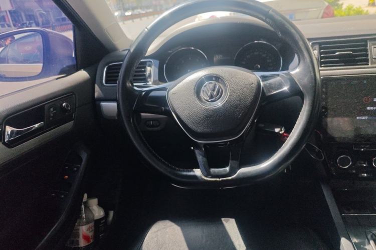 Used Volkswagen Sagitar 2015 230TSI Automatic Comfort Version Steering Wheel