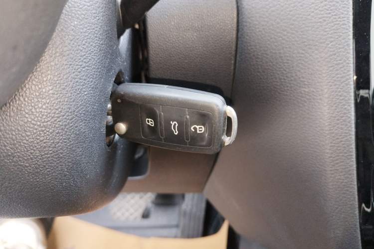 Used Volkswagen Sagitar 2015 1.6L Automatic Comfort Model Vehicle Key